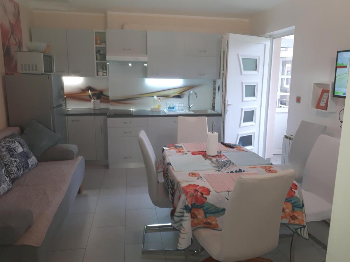 קוסטרנה Apartment Lucija מראה חיצוני תמונה