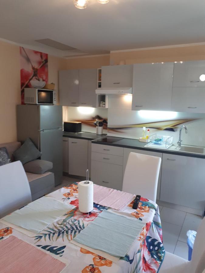 קוסטרנה Apartment Lucija מראה חיצוני תמונה